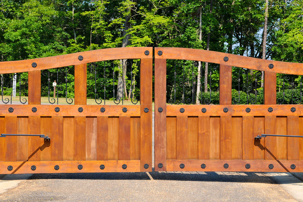 Gate repair service throughout the entire Detroit, Michigan area.